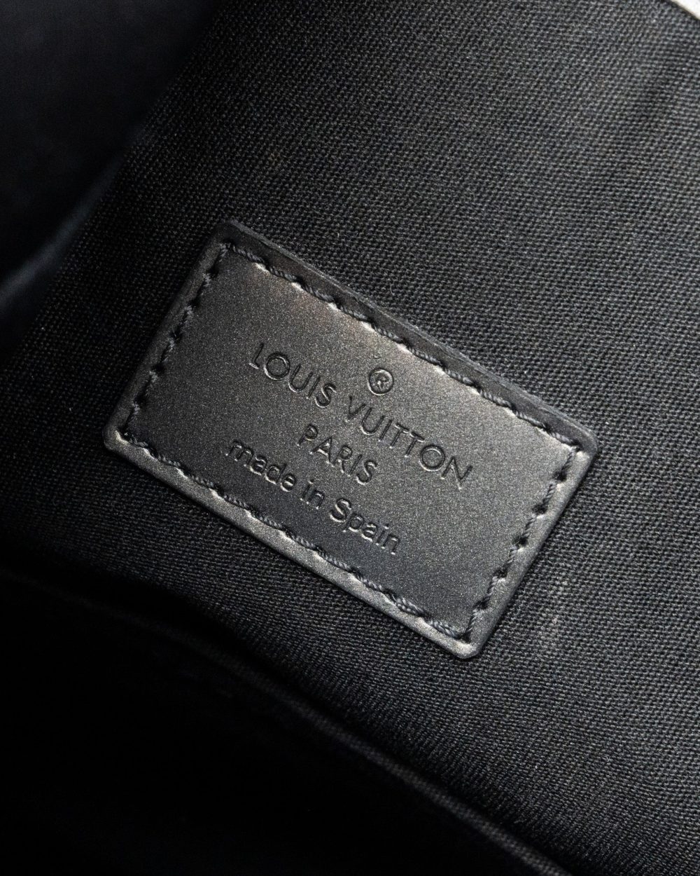 AAA Replica Louis Vuitton LV MESSENGER SHOULDER BAG LEATHER DARK GREY SHW