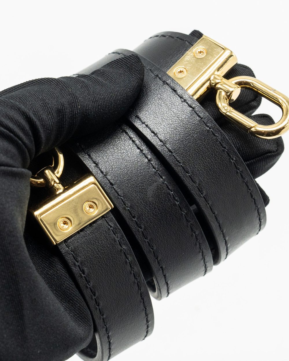 AAA Replica Louis Vuitton LV TWIST MM EPI BLACK GHW
