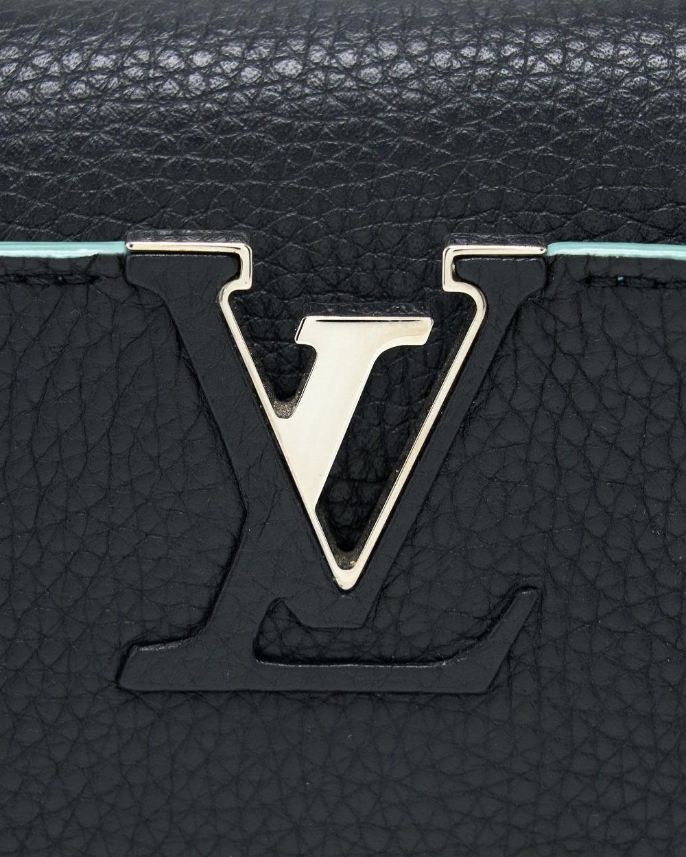 AAA Replica Louis Vuitton LV CAPUCINES BB TAURILLON BLACK/ BLUE SHW