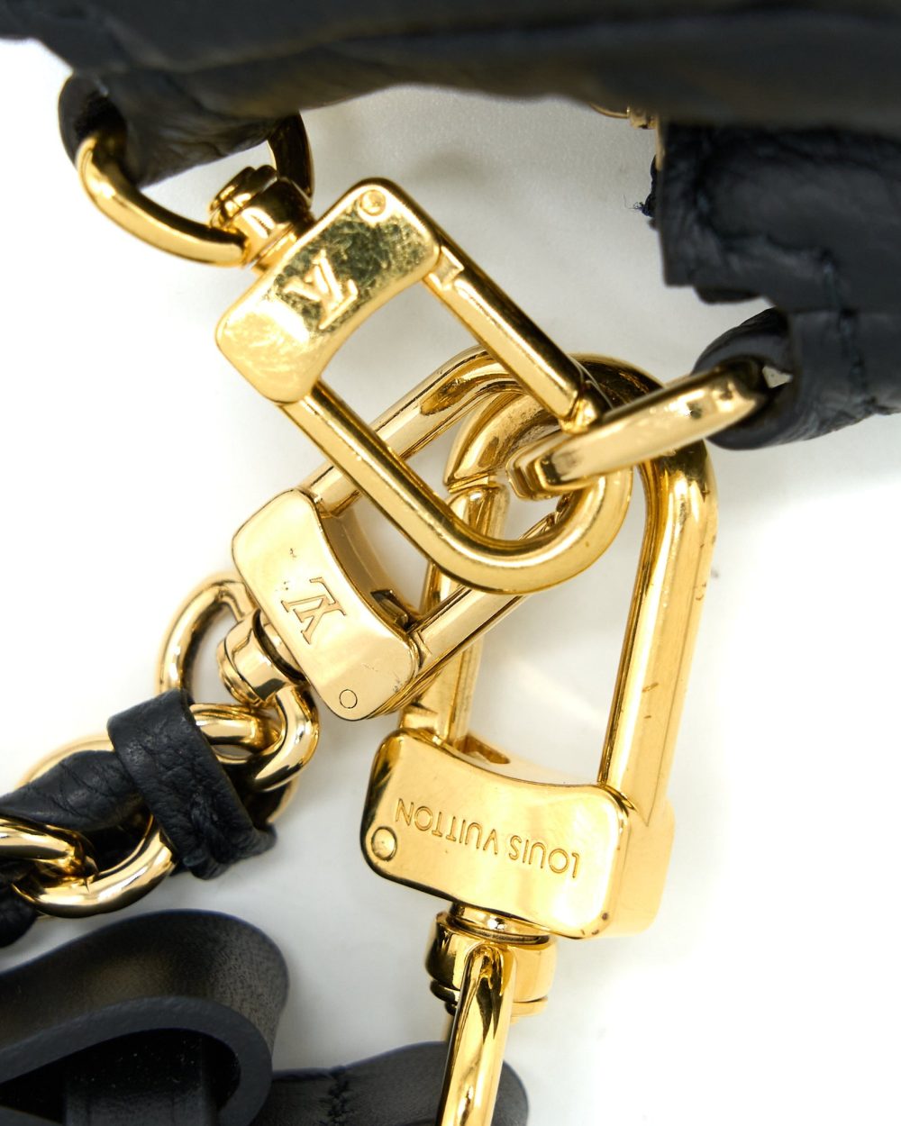 AAA Replica Louis Vuitton LV MULTI POCHETTE ACCESSORIES MONOGRAM EMPRIENTED BLACK GHW (NEW VERSION)