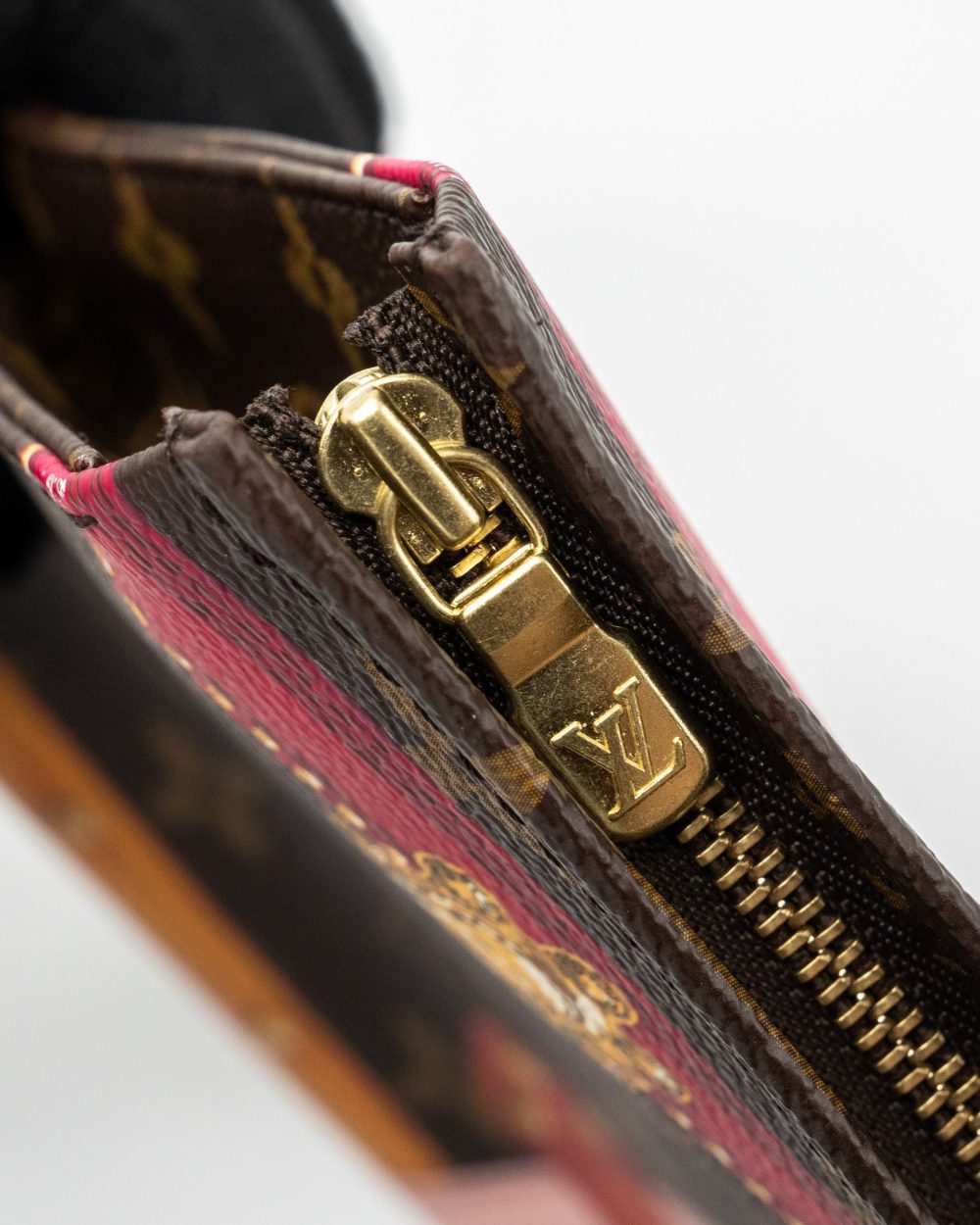 AAA Replica Louis Vuitton LV TOILETRY POCHETTE 26 LIMITED EDITION MONOGRAM CANVAS GHW