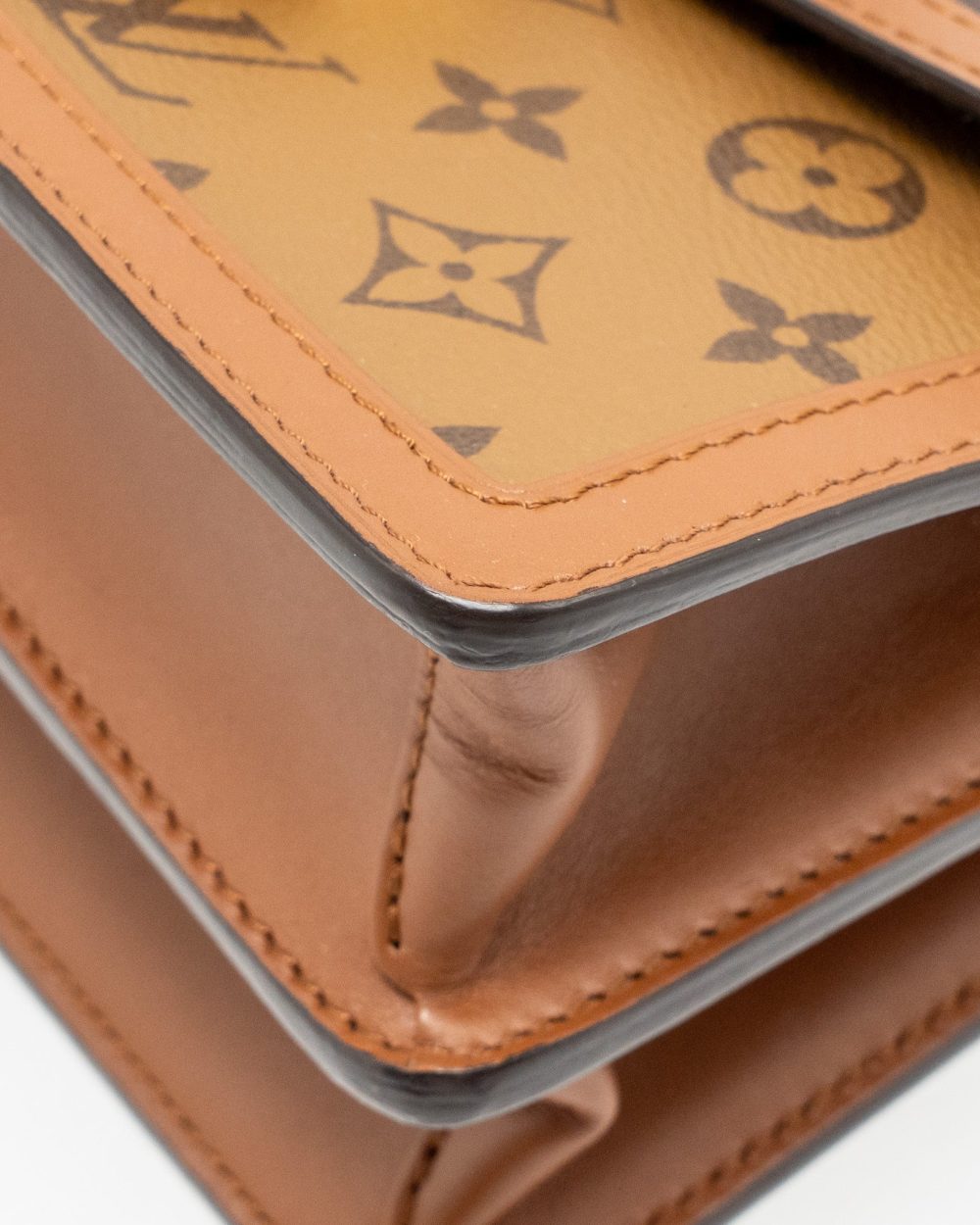 AAA Replica Louis Vuitton LV DAUPHINE MM MONOGRAM / MONOGRAM REVERSE CANVAS GHW