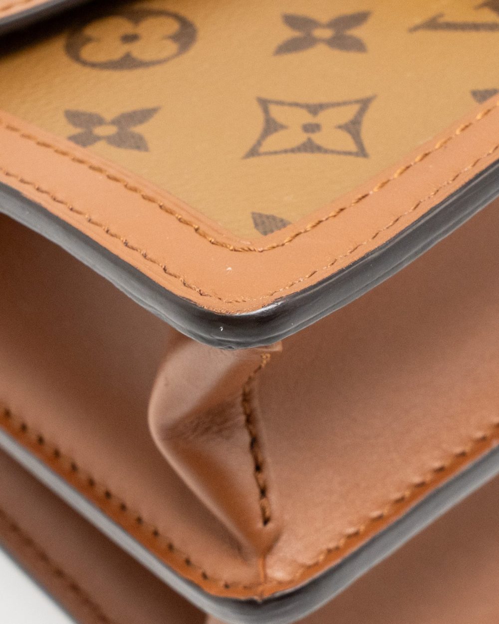 AAA Replica Louis Vuitton LV DAUPHINE MM MONOGRAM / MONOGRAM REVERSE CANVAS GHW