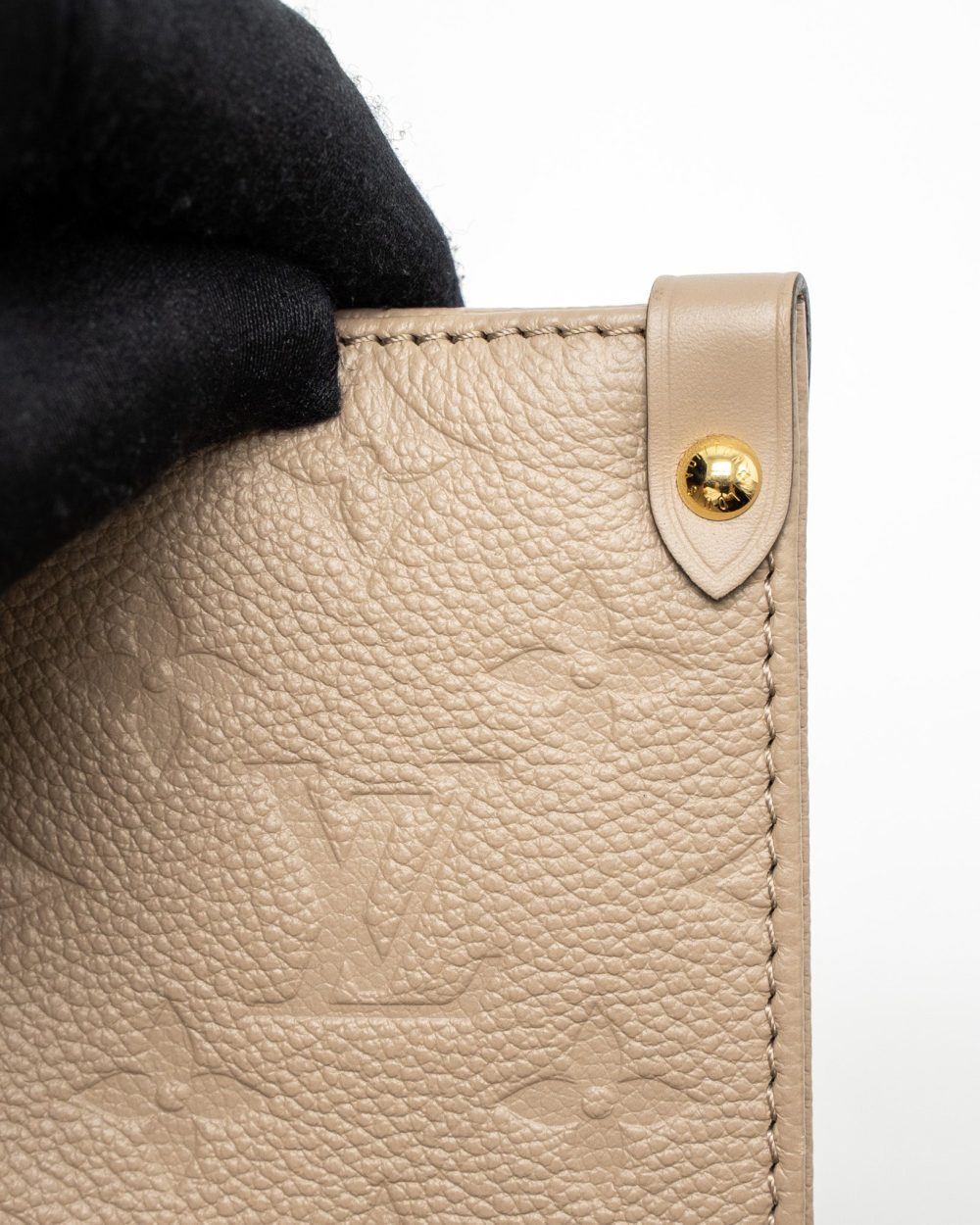 AAA Replica Louis Vuitton LV ON THE GO MM MONOGRAM EMPREINTE TOURTERELLE GHW