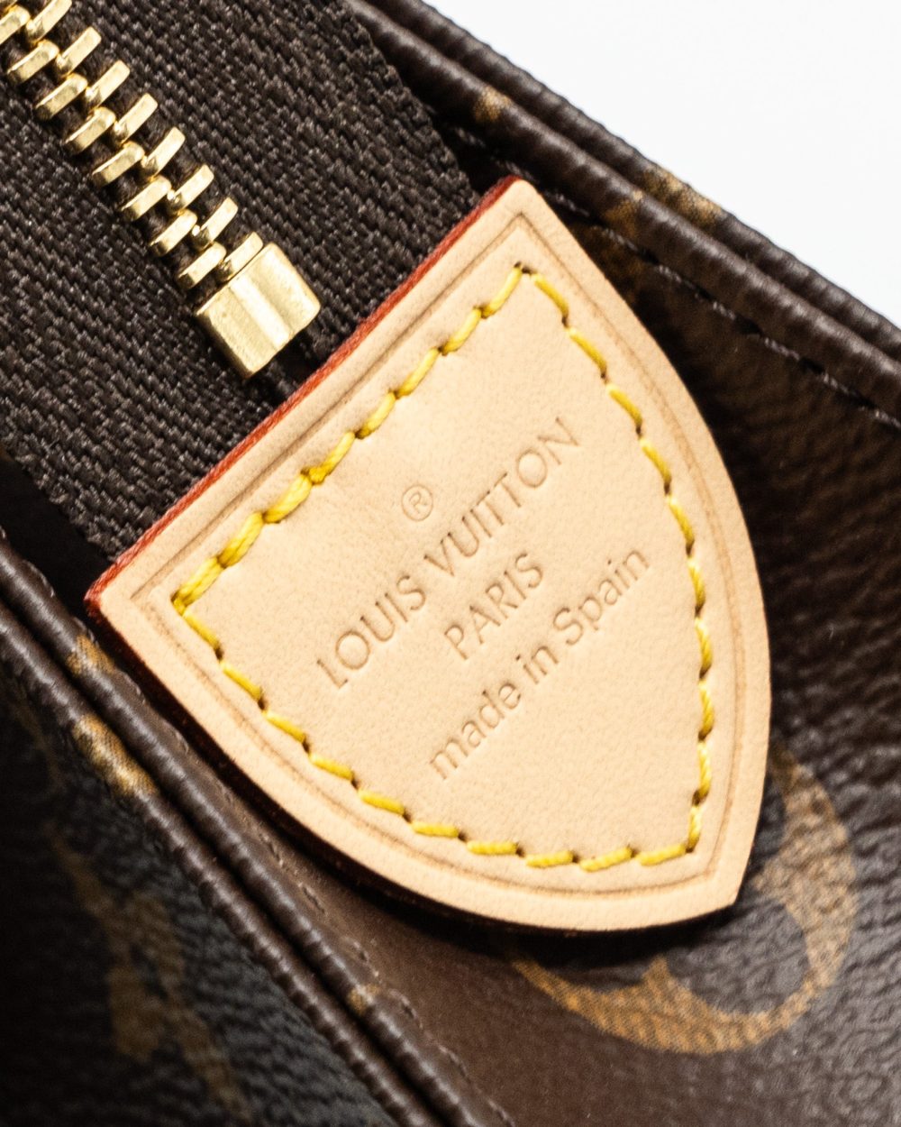 AAA Replica Louis Vuitton LV TOILETRY POUCH 19 MONOGRAM CANVAS GHW