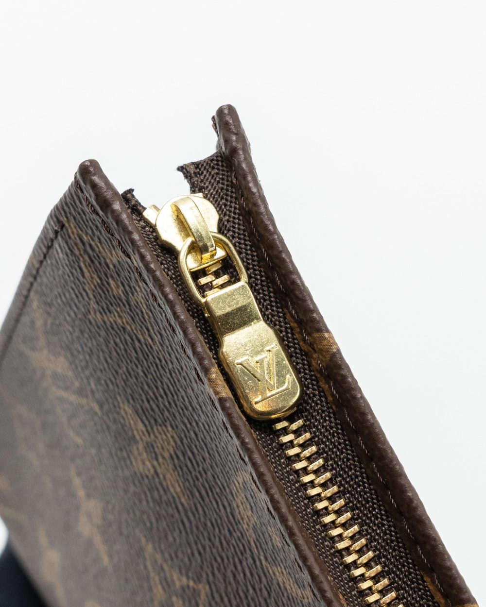 AAA Replica Louis Vuitton LV TOILETRY POUCH 19 MONOGRAM CANVAS GHW