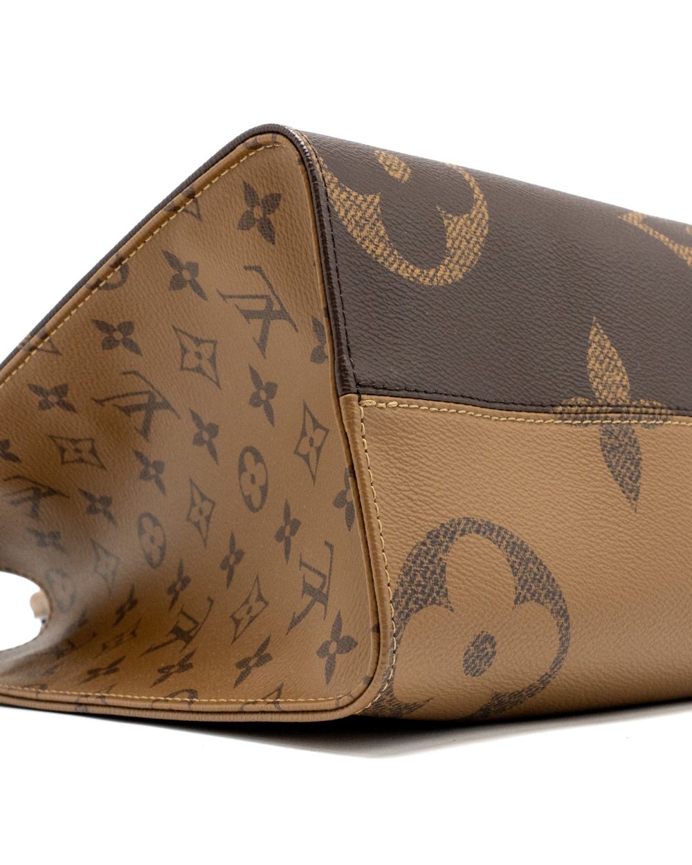 AAA Replica Louis Vuitton LV ONTHEGO MM MONOGRAM CANVAS GHW