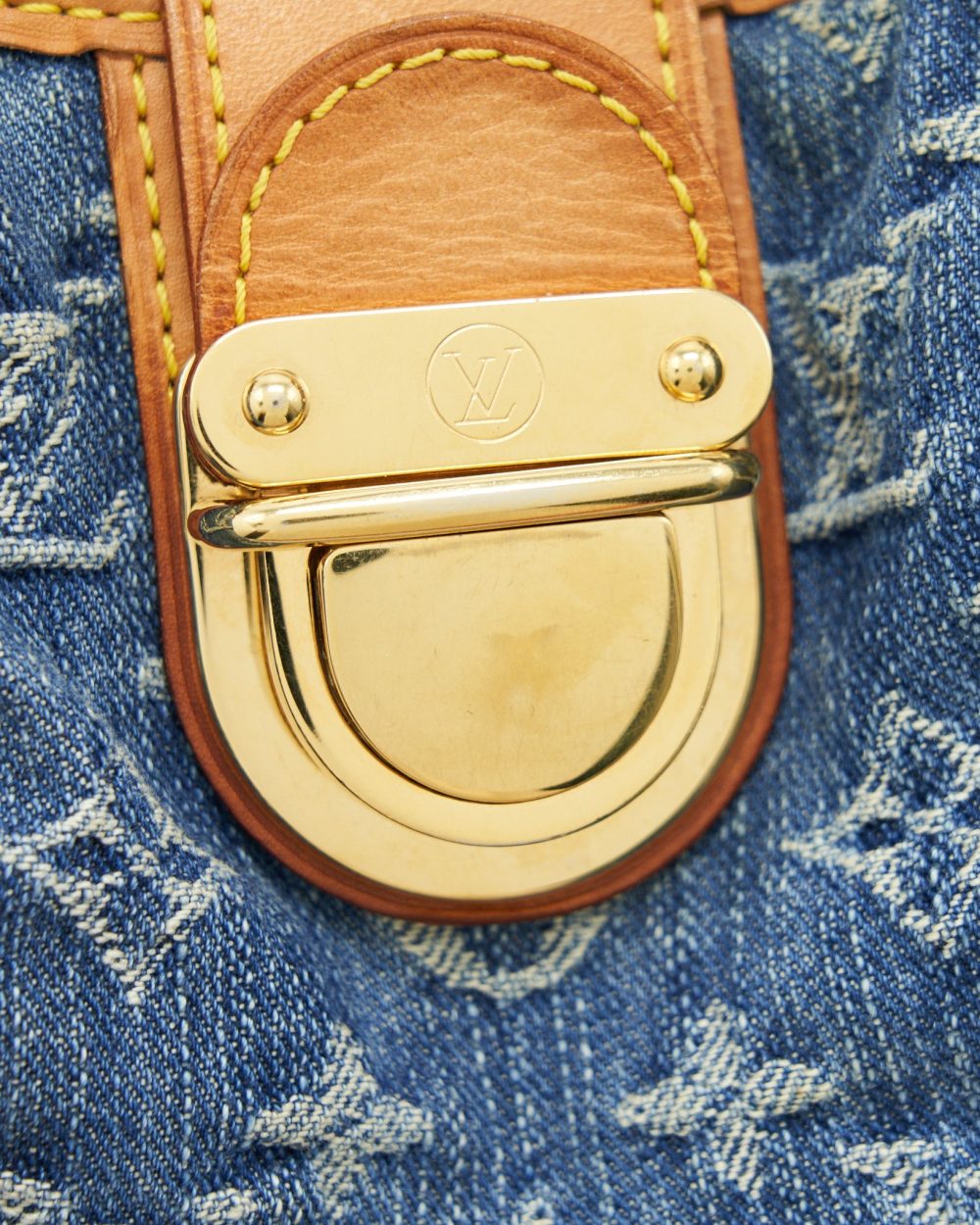 AAA Replica Louis Vuitton LV VINTAGE MINI PRETTY BAG