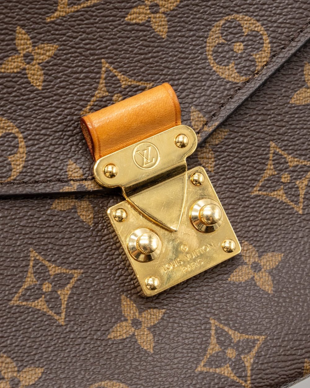 AAA Replica Louis Vuitton LV POCHETTE MÉTIS MONOGRAM CANVAS WITH GHW