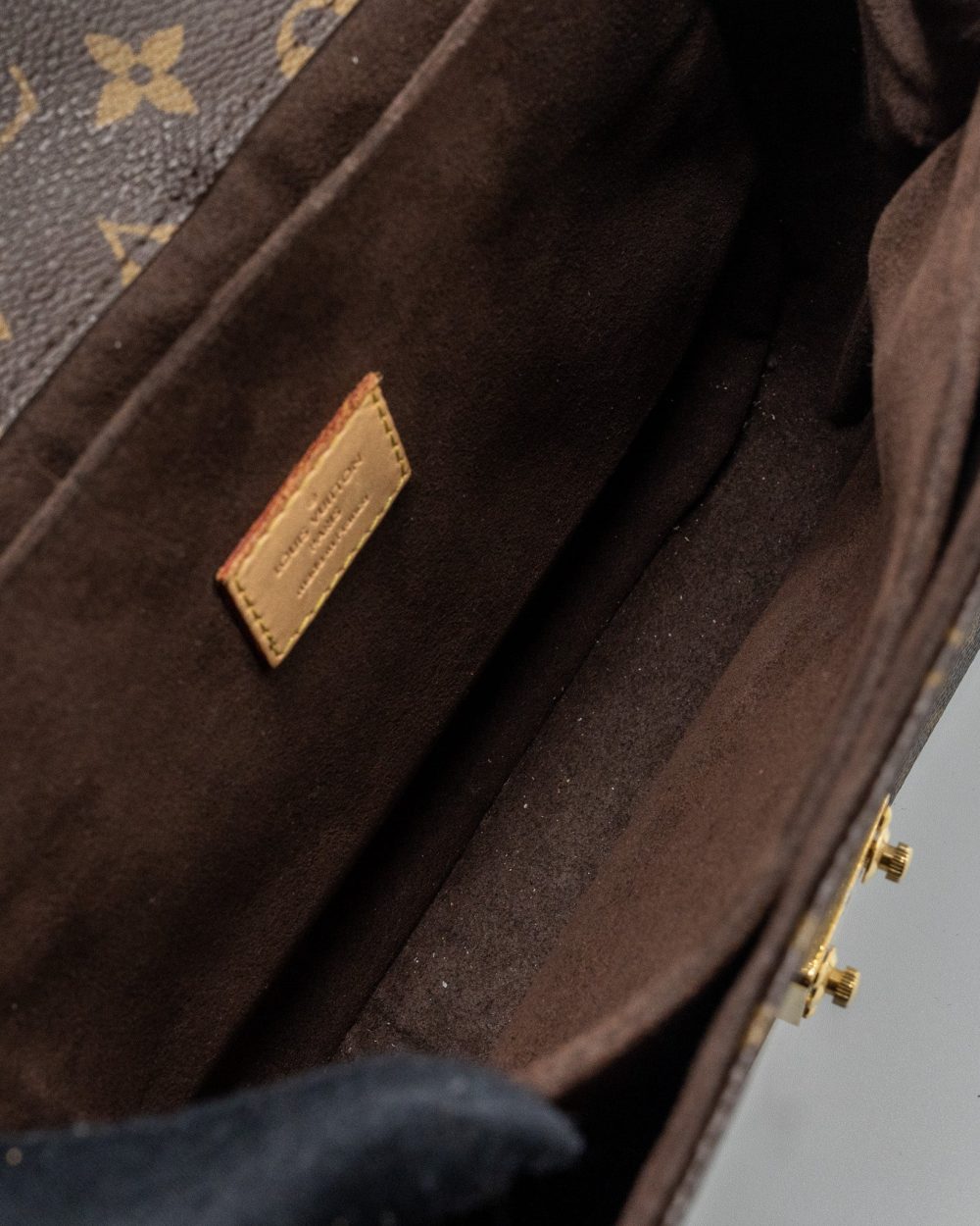 AAA Replica Louis Vuitton LV POCHETTE MÉTIS MONOGRAM CANVAS GHW