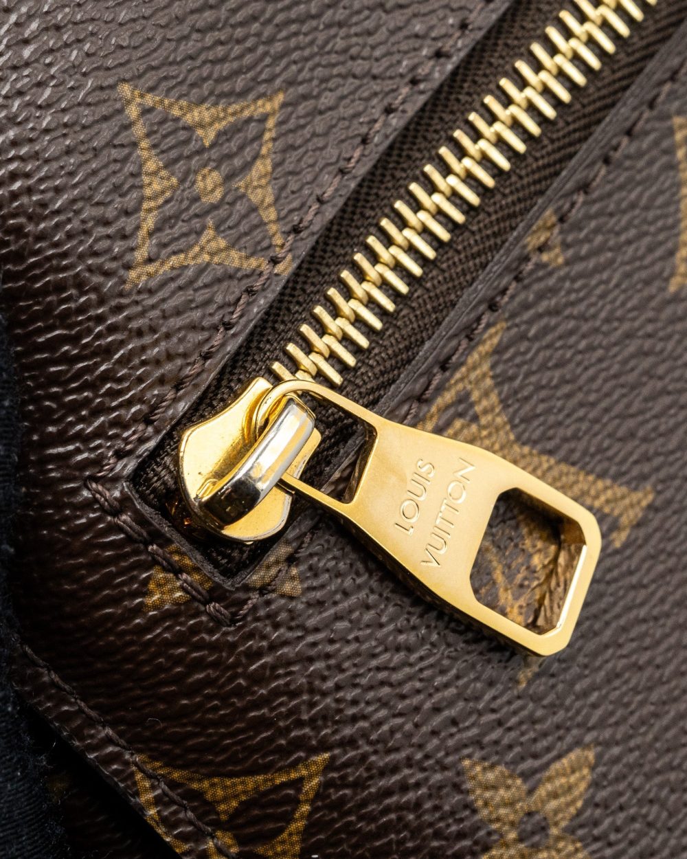 AAA Replica Louis Vuitton LV POCHETTE MÉTIS MONOGRAM CANVAS GHW
