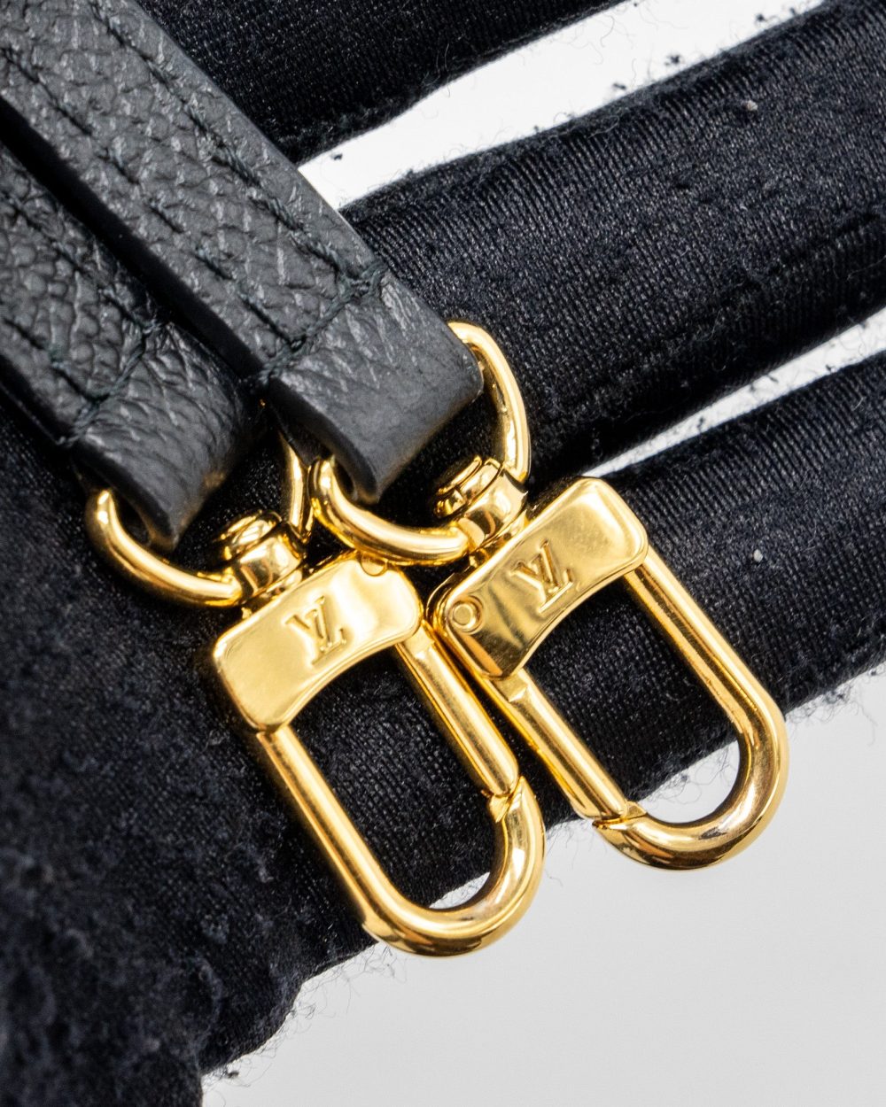 AAA Replica Louis Vuitton LV PETIT SAC PLAT MONOGRAM EMPREINTE BLACK/ BEIGE GHW (NEW VERSION)
