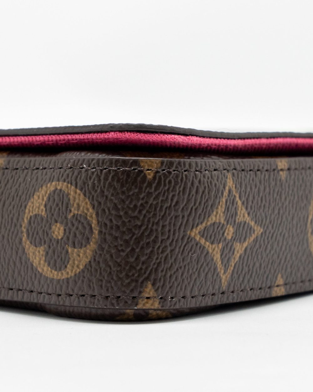 AAA Replica Louis Vuitton LV POCHETTE FELICIE LIMITED EDITION VIVIENNE MASCOT ON HOLLYWOOD DRIVE MONOGRAM CANVAS GHW