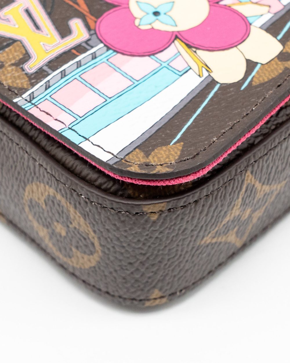AAA Replica Louis Vuitton LV POCHETTE FELICIE LIMITED EDITION VIVIENNE MASCOT ON HOLLYWOOD DRIVE MONOGRAM CANVAS GHW