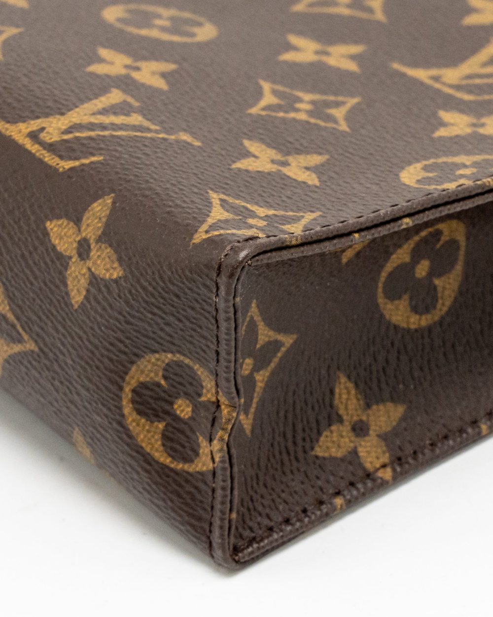 AAA Replica Louis Vuitton LV TOILETRY POCHETTE 26 MONOGRAM CANVAS GHW