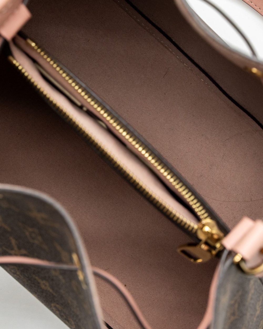 AAA Replica Louis Vuitton LV NEONOE MM MONOGRAM CANVAS ROSE POUDRE GHW