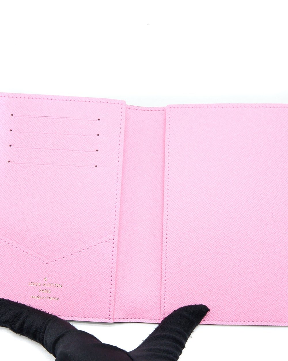 AAA Replica Louis Vuitton LV VIVIENNE HOLIDAYS PASSPORT COVER MONOGRAM CANVAS (NEW VERSION)