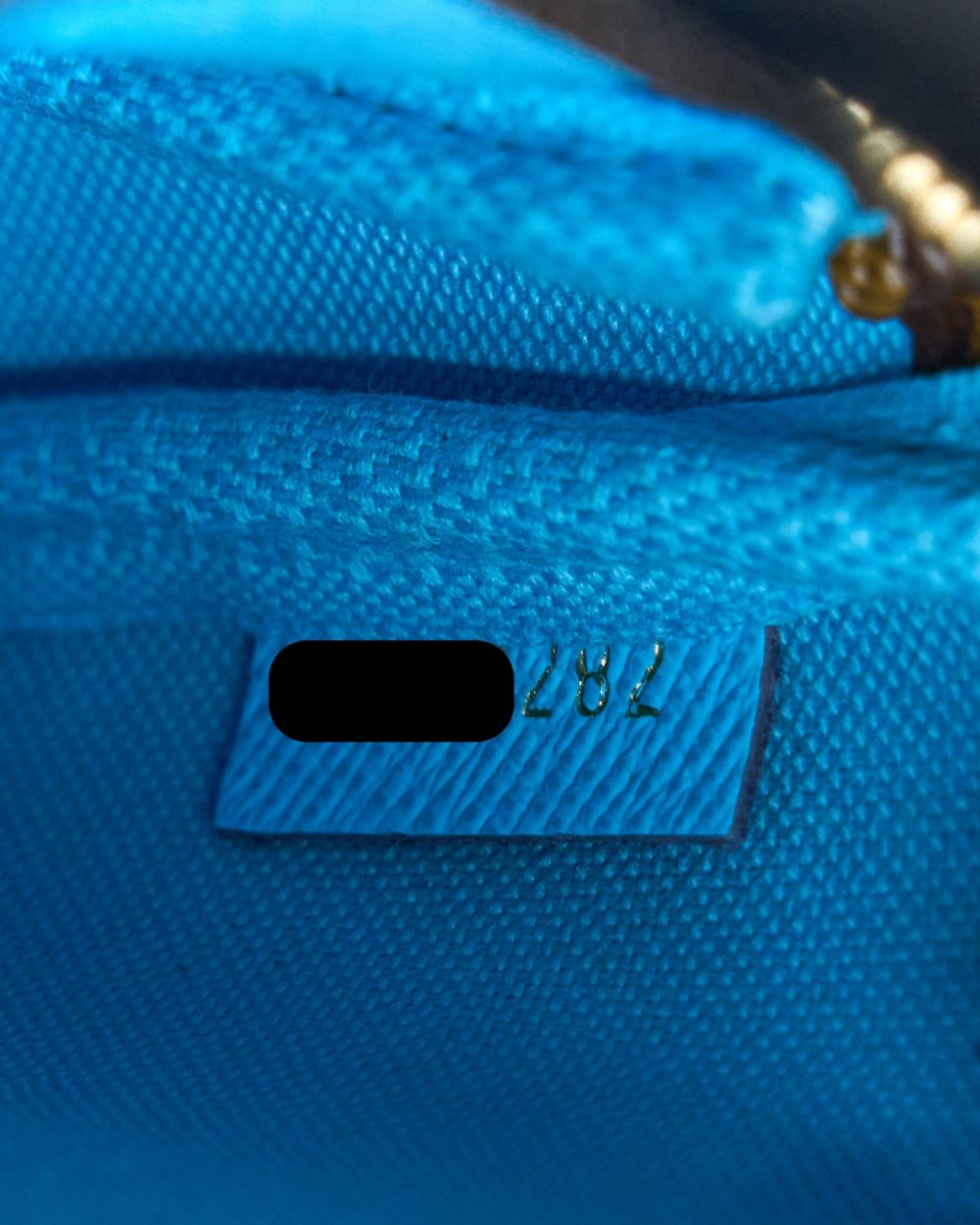 AAA Replica Louis Vuitton LV VIVIENNE HOLIDAYS MINI POCHETTE ACCESSORIES MONOGRAM CANVAS/MULTICOLOR GHW
