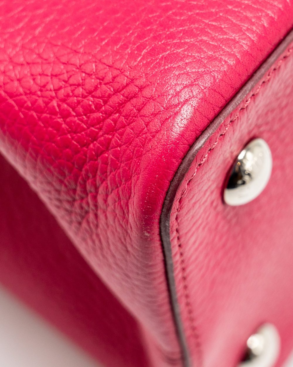 AAA Replica Louis Vuitton LV CAPUCINES TAURILLON HOT PINK SHW