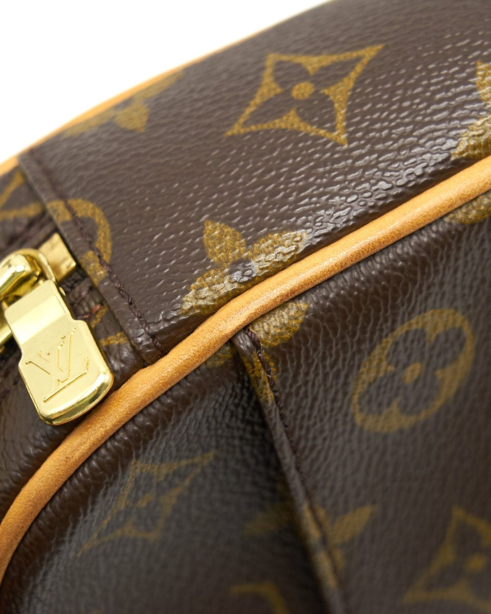 AAA Replica Louis Vuitton LV VINTAGE POCHETTE GANGE CROSSBODY BUM BAG