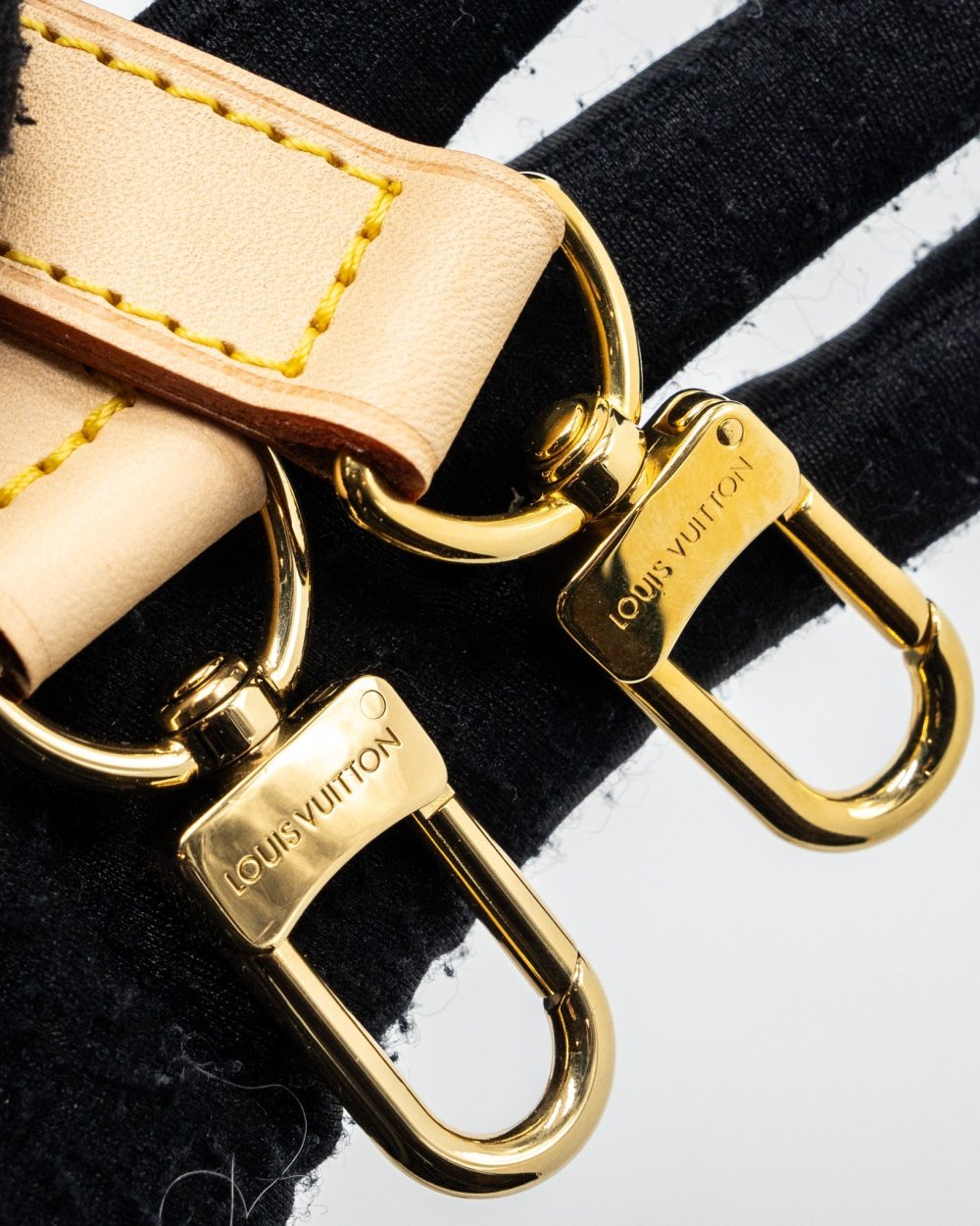AAA Replica Louis Vuitton LV SPEEDY BANDOULIERE 30 MY LV WORLD TOUR MONOGRAM CANVAS GHW