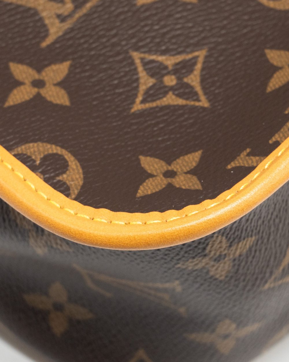 AAA Replica Louis Vuitton LV DIANE BAG WITH FUCHSIA STRAP MONOGRAM CANVAS GHW