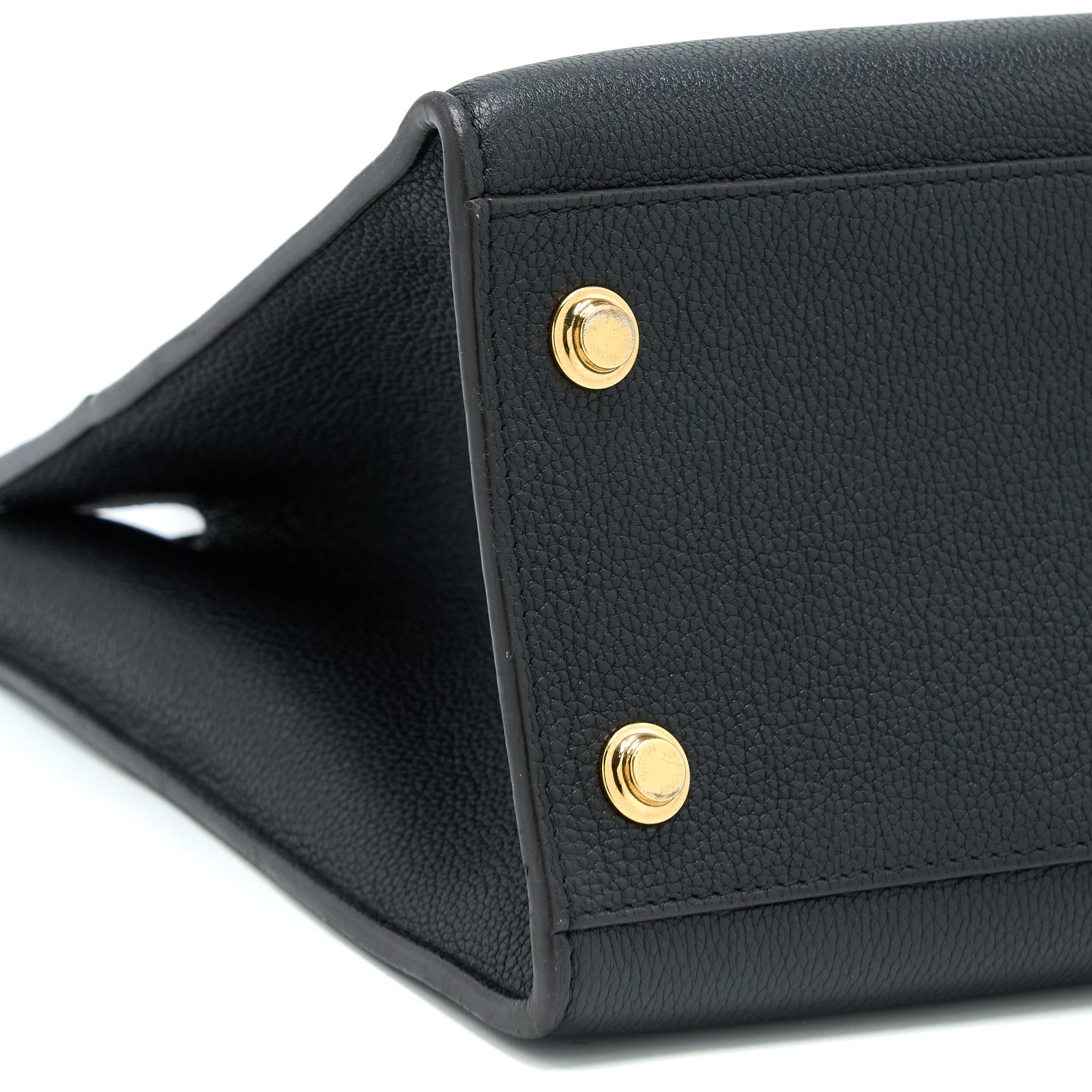 AAA Replica Louis Vuitton LV CITY STEAMER MM GRAINED CALFSKIN BLACK GHW