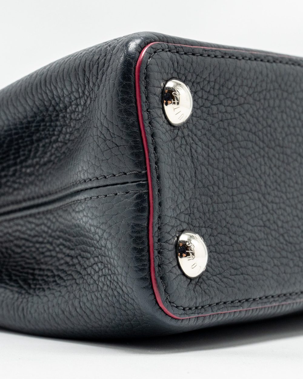 AAA Replica Louis Vuitton LV CAPUCINES BB TAURILLON NAVY SHW