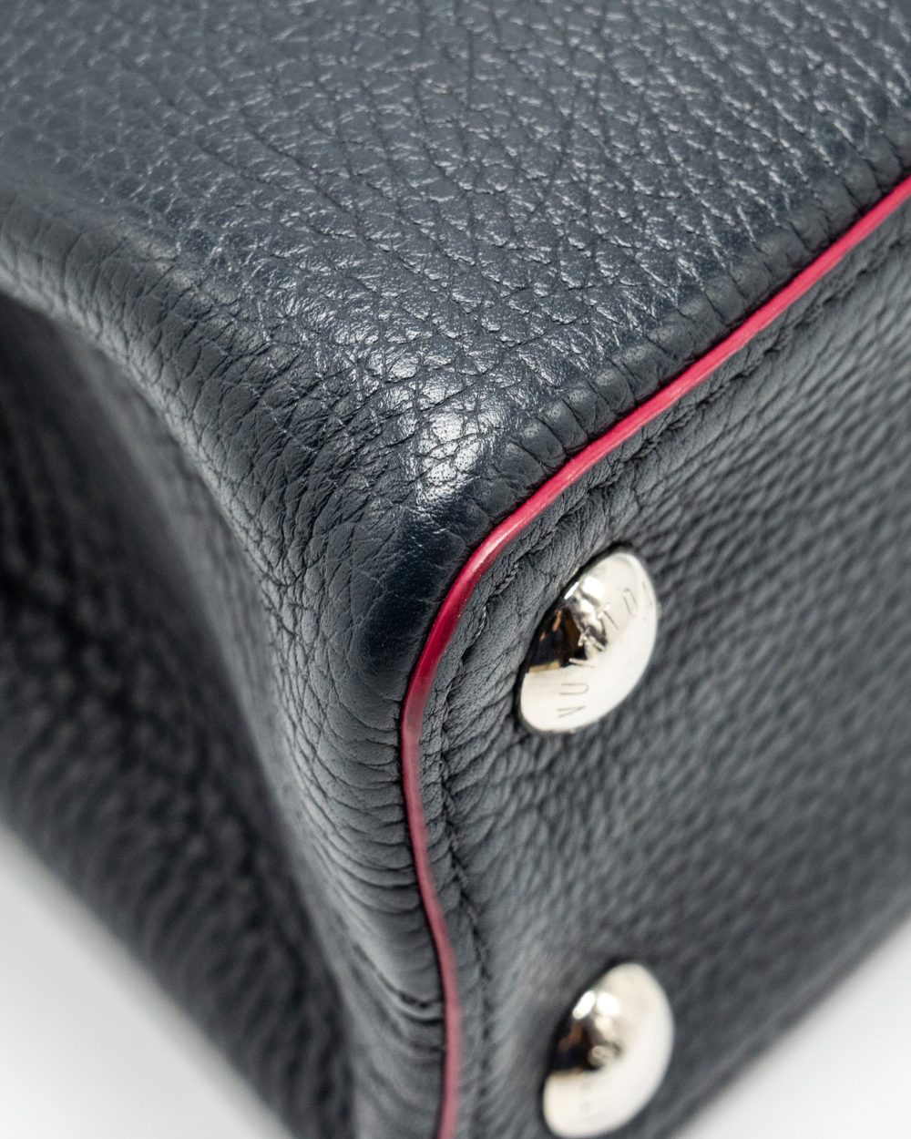AAA Replica Louis Vuitton LV CAPUCINES BB TAURILLON NAVY SHW