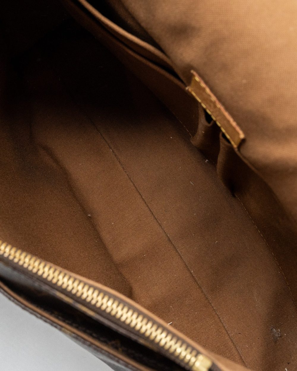 AAA Replica Louis Vuitton LV MEN’S MESSENGER BAG MONOGRAM CANVAS GHW