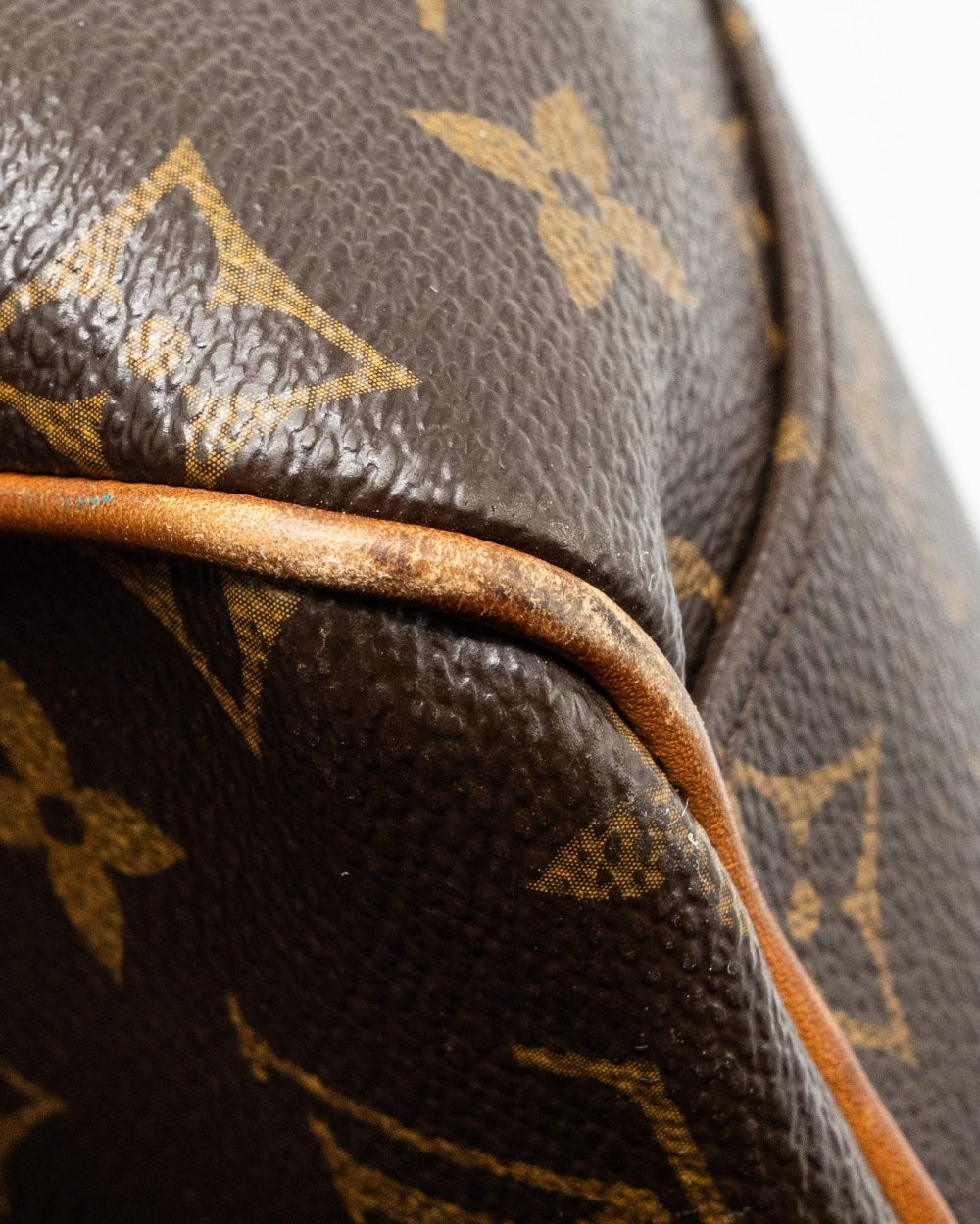 AAA Replica Louis Vuitton LV MEN’S MESSENGER BAG MONOGRAM CANVAS GHW