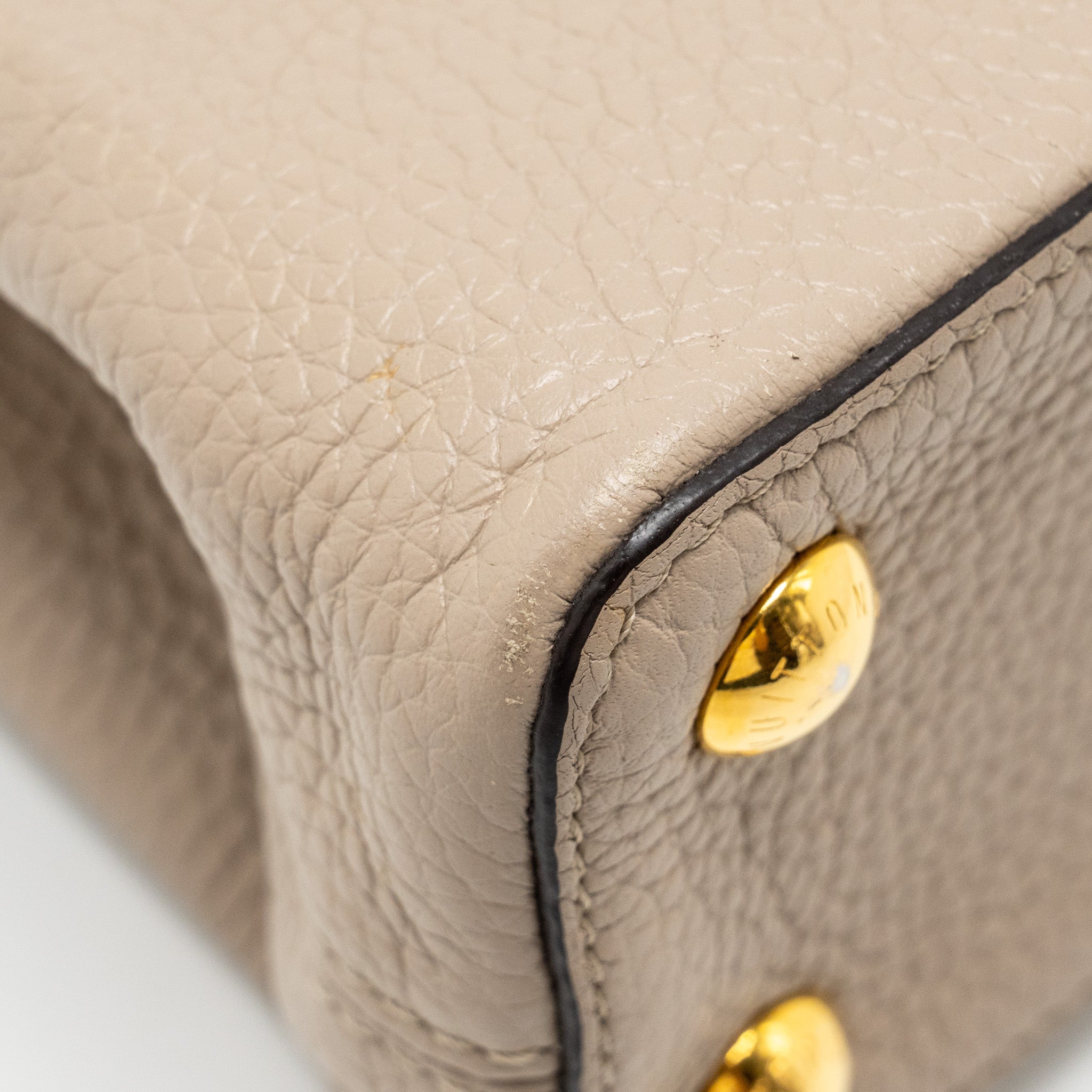 AAA Replica Louis Vuitton LV CAPUCINES BB TAURILLON LIGHT GREY GHW