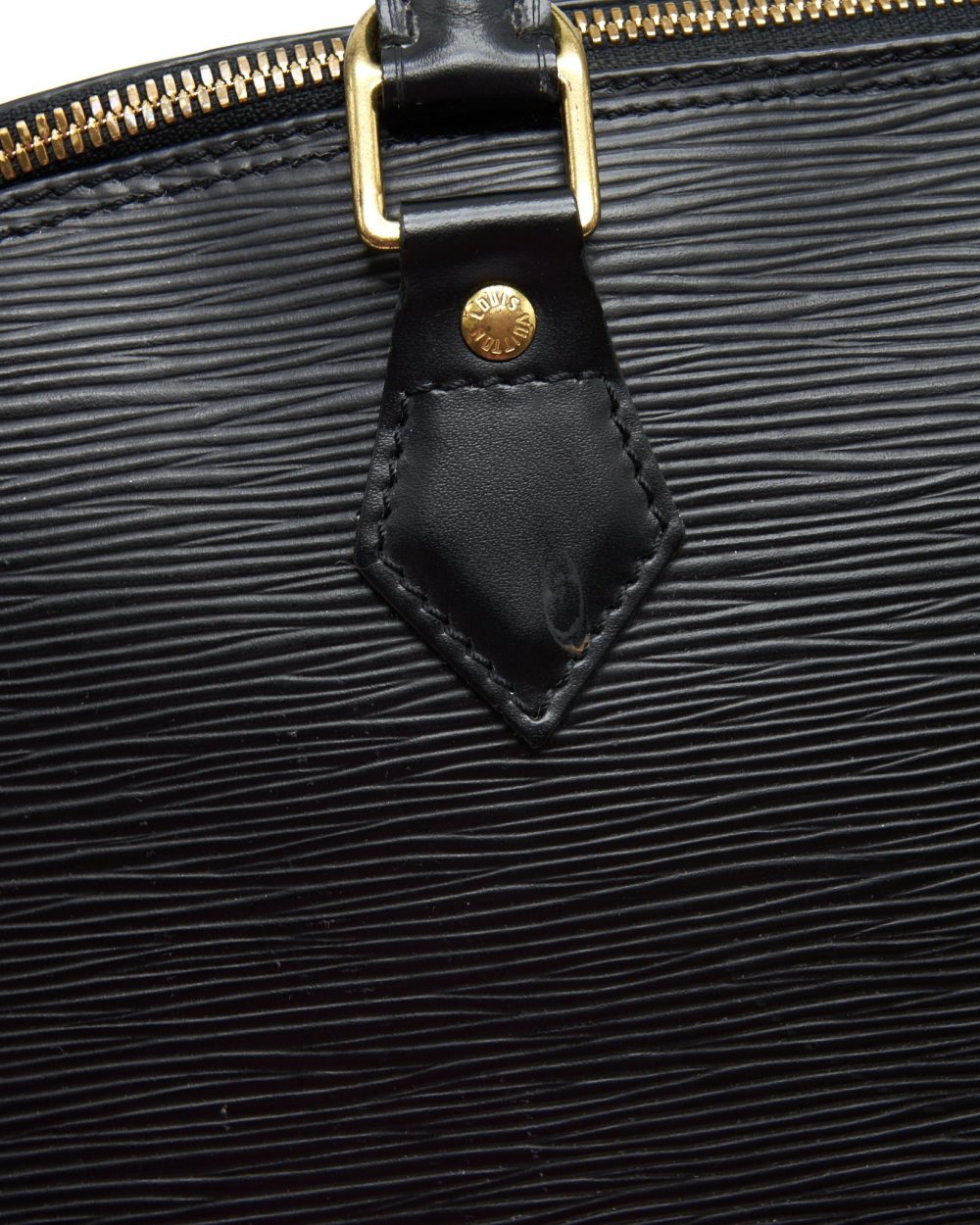 AAA Replica Louis Vuitton LV ALMA BAG EPI BLACK GHW