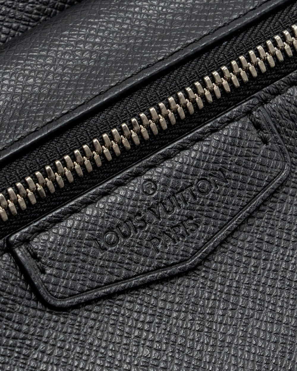 AAA Replica Louis Vuitton LV TAIGA BUM BAG OUTDOOR LEATHER BLACK SHW