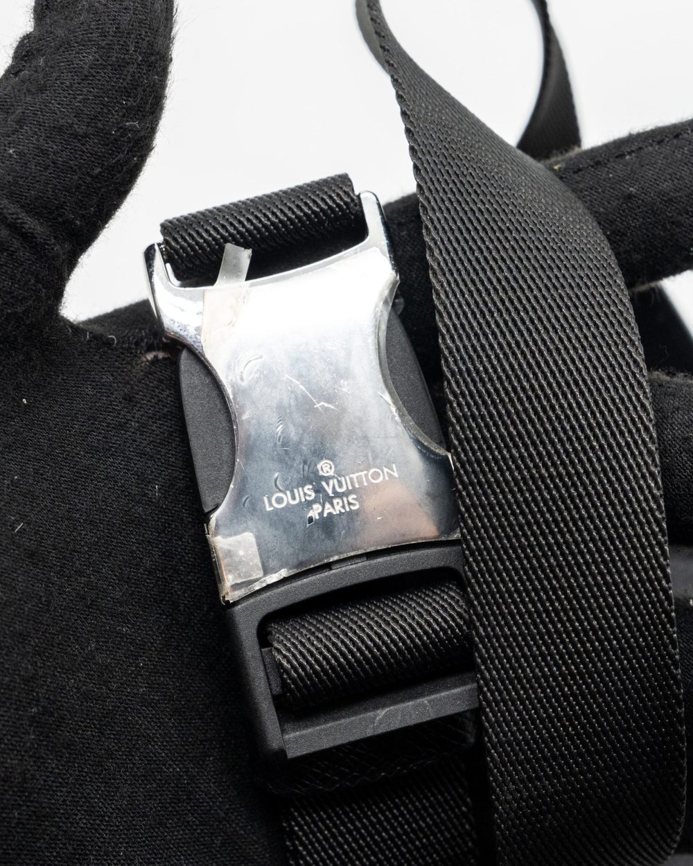 AAA Replica Louis Vuitton LV TAIGA BUM BAG OUTDOOR LEATHER BLACK SHW
