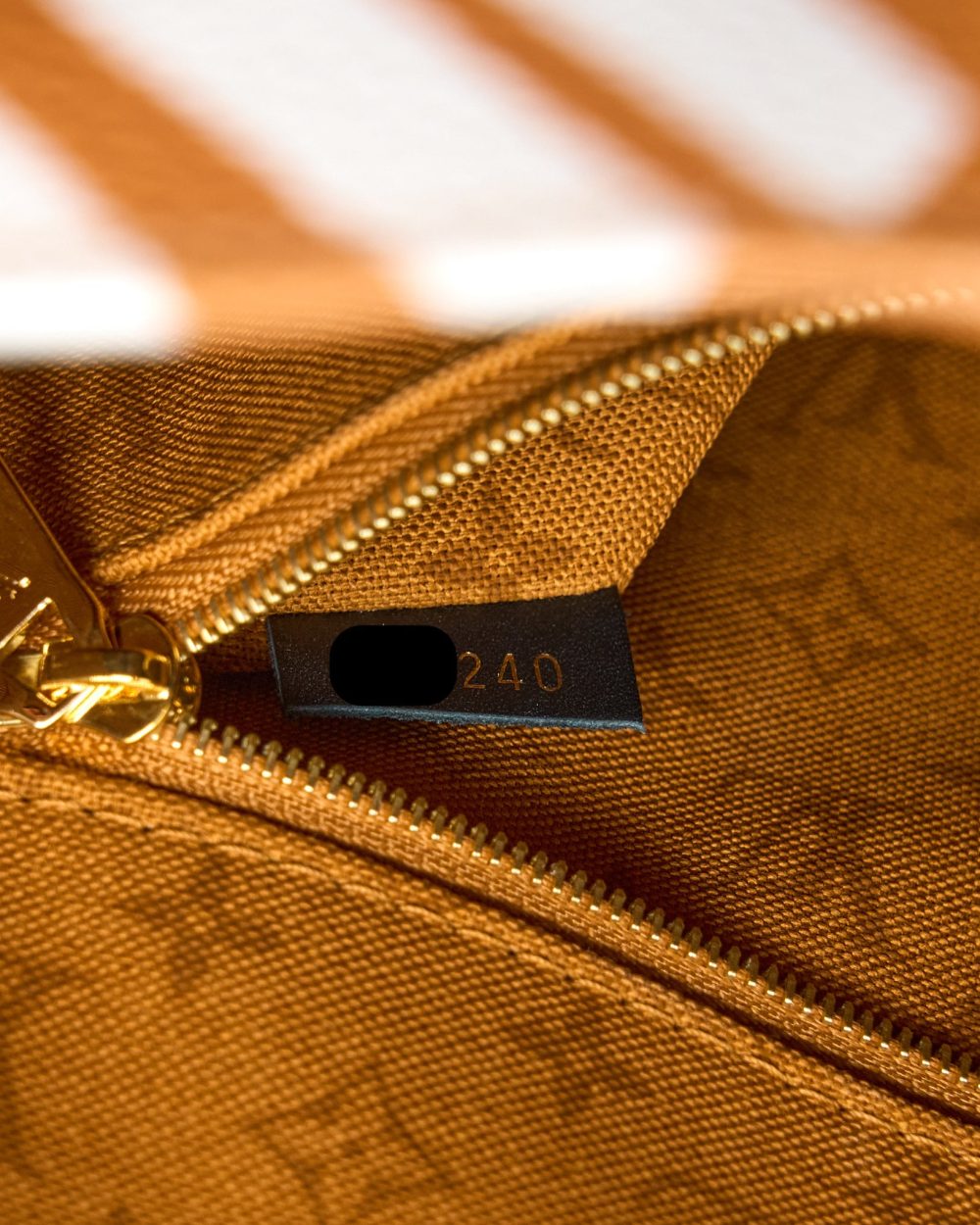AAA Replica Louis Vuitton LV CRAFTY ONTHEGO GM MONOGRAM GIANT CANVAS MULTICOLOUR GHW