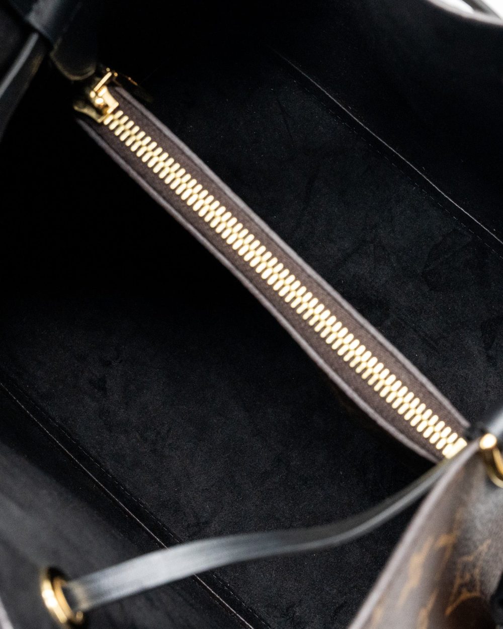AAA Replica Louis Vuitton LV NEONOE MONOGRAM CANVAS BLACK GHW (NEW VERSION)