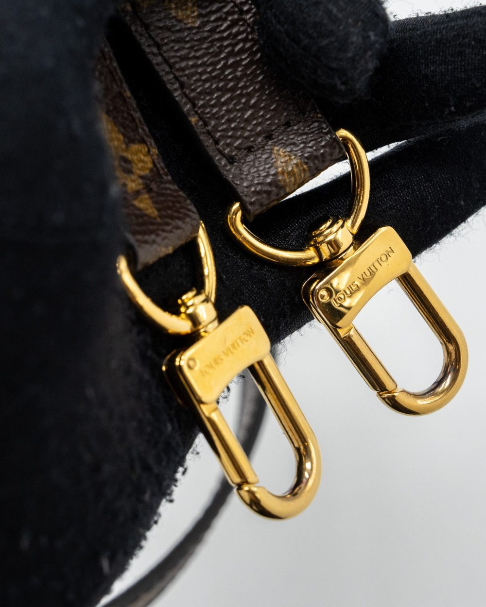 AAA Replica Louis Vuitton LV POCHETTE MÉTIS MONOGRAM CANVAS GHW