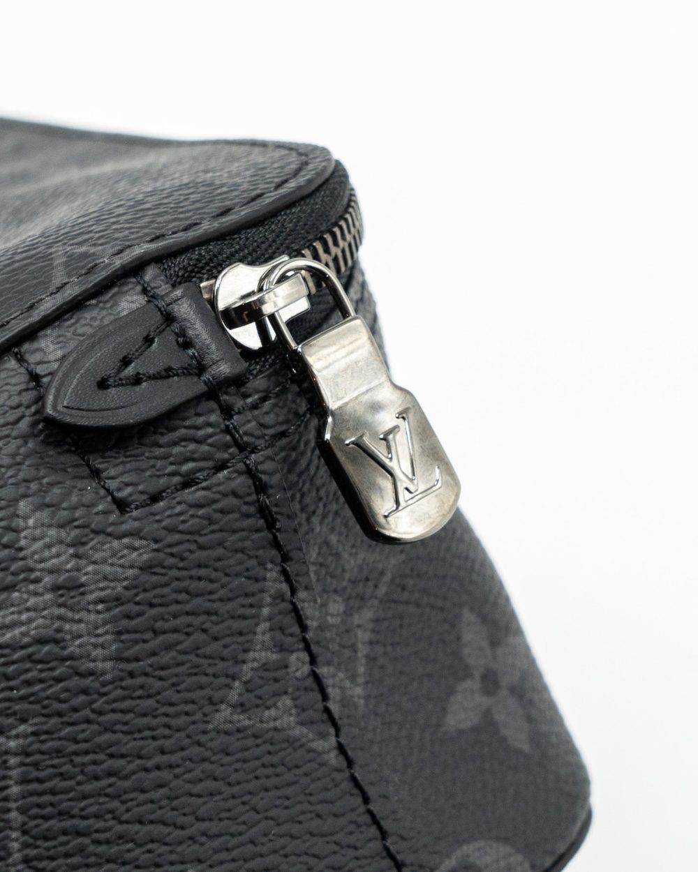 AAA Replica Louis Vuitton LV PACKING CUBE MM MONOGRAM ECLIPSE SHW