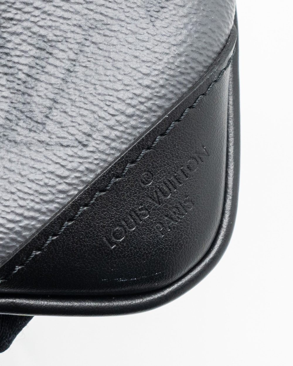 AAA Replica Louis Vuitton LV TRIO MESSENGER BAG MONOGRAM ECLIPSE SHW