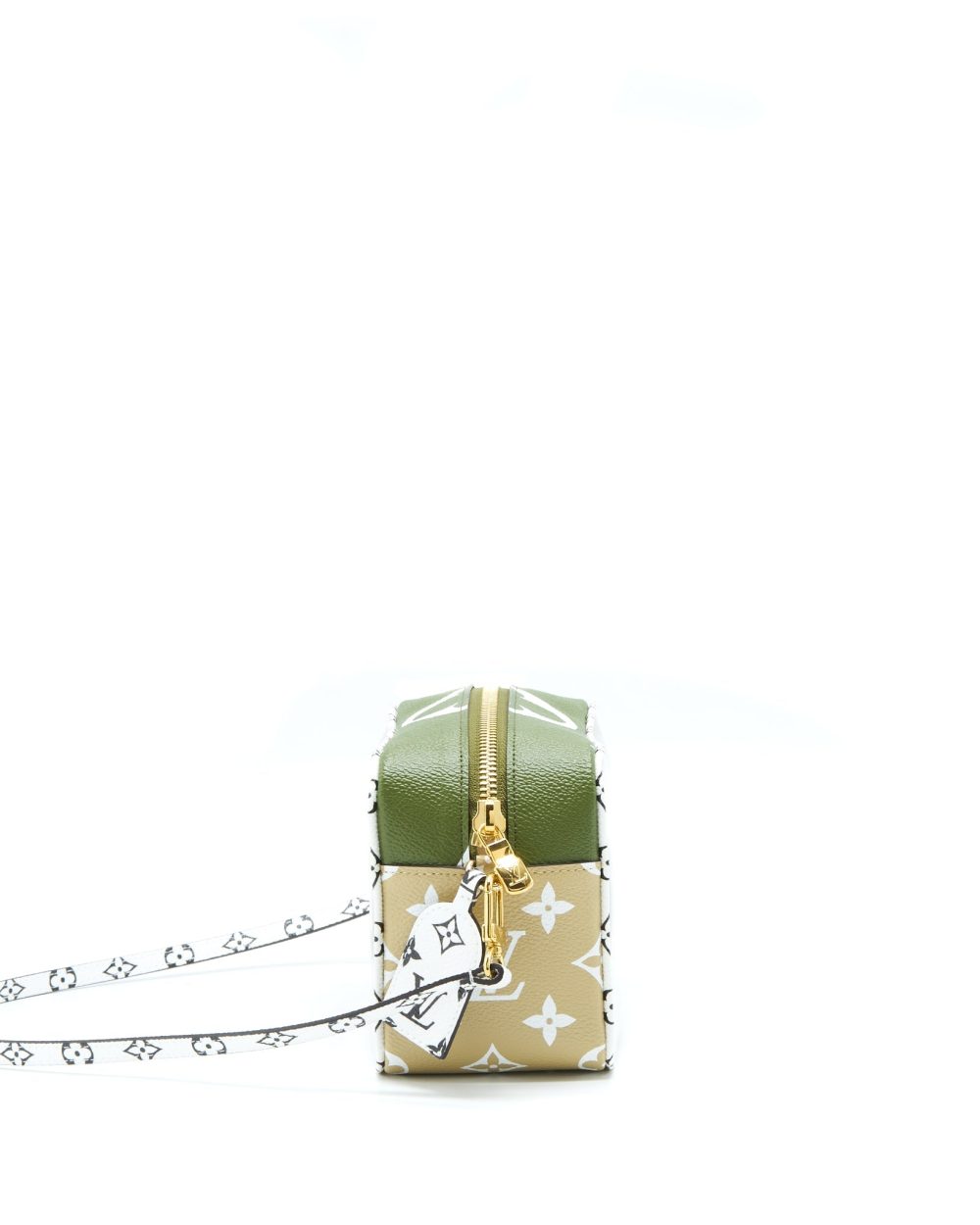 AAA Replica Louis Vuitton LV PVC GIANT BEACH POUCH MULTICOLOUR WITH AN EXTRA STRAP