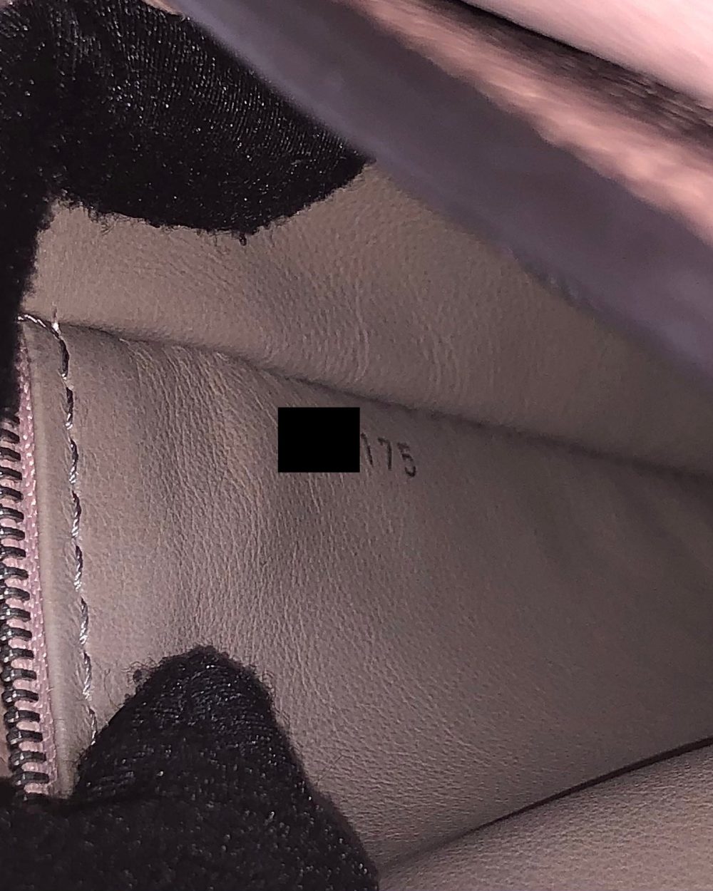 AAA Replica Louis Vuitton LV CAPUCINES BB LIGHT PINK SHW