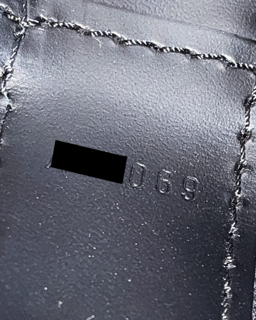 AAA Replica Louis Vuitton LV BAGATELLE PM EPI BLACK SHW