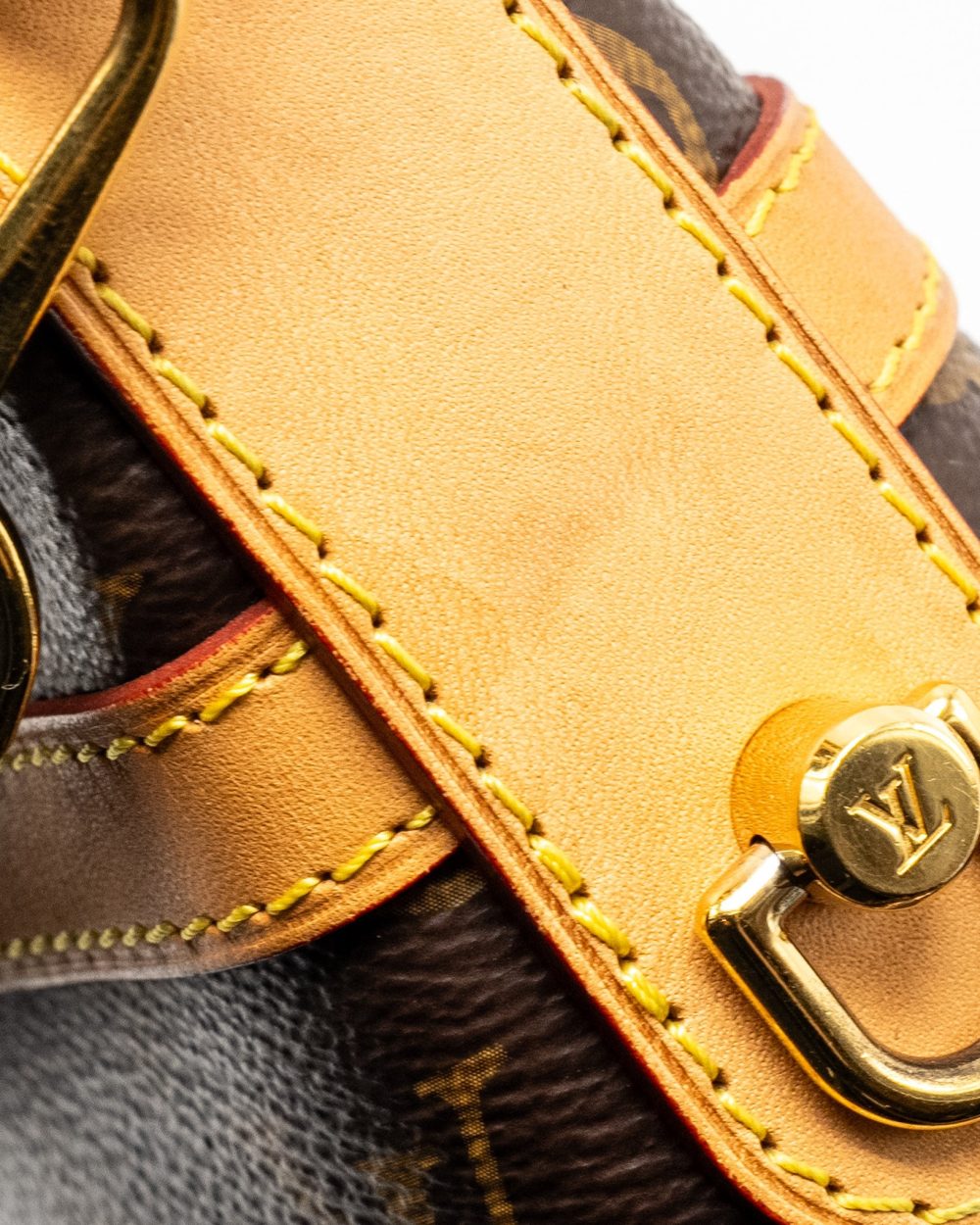 AAA Replica Louis Vuitton LV DUFFLE BAG MONOGRAM CANVAS GHW
