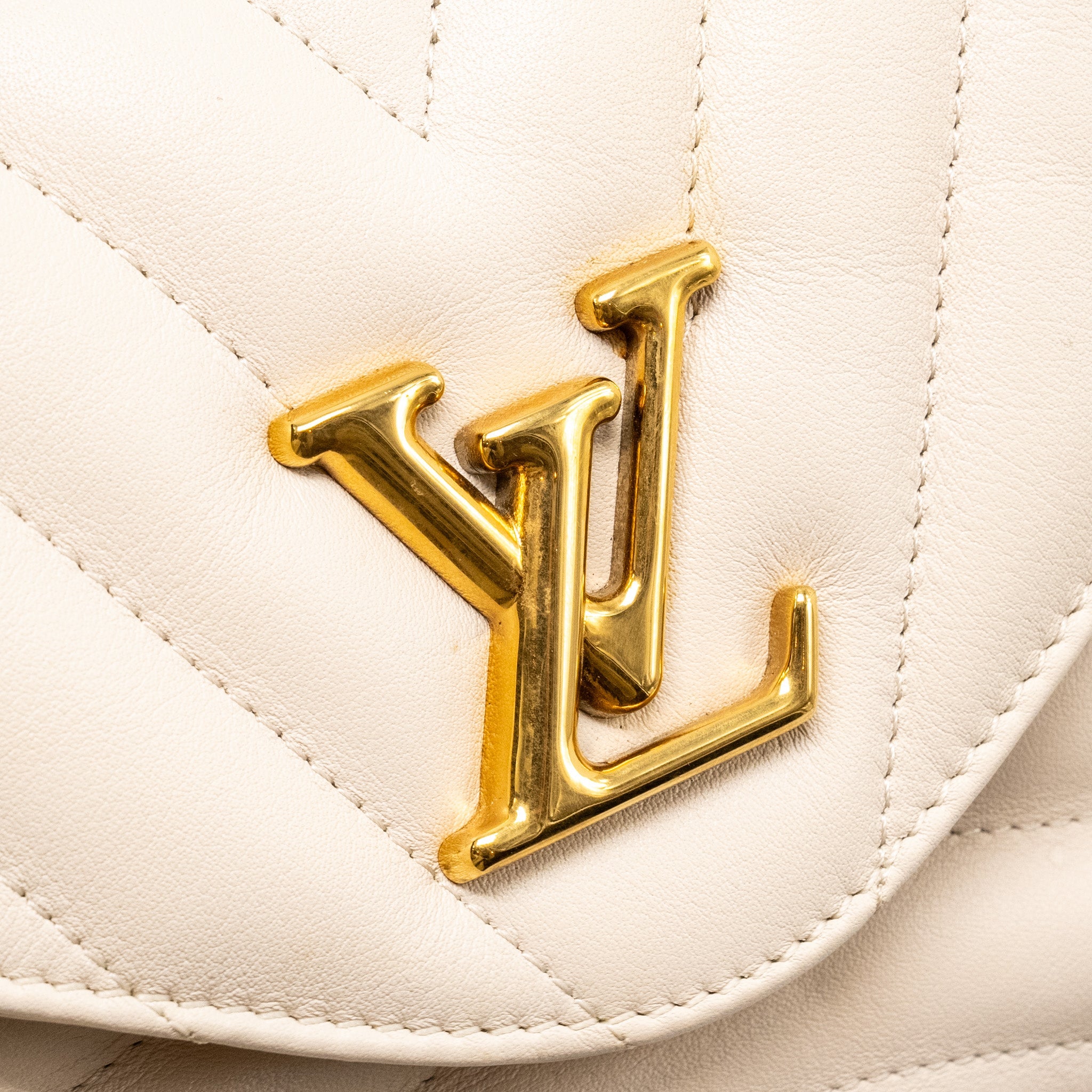 AAA Replica Louis Vuitton LV HOLD ME NEW WAVE BAG CALFSKIN IVORY GHW