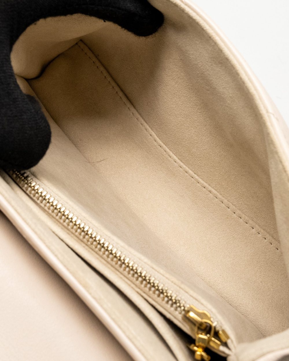AAA Replica Louis Vuitton LV HOLD ME NEW WAVE BAG CALFSKIN IVORY GHW