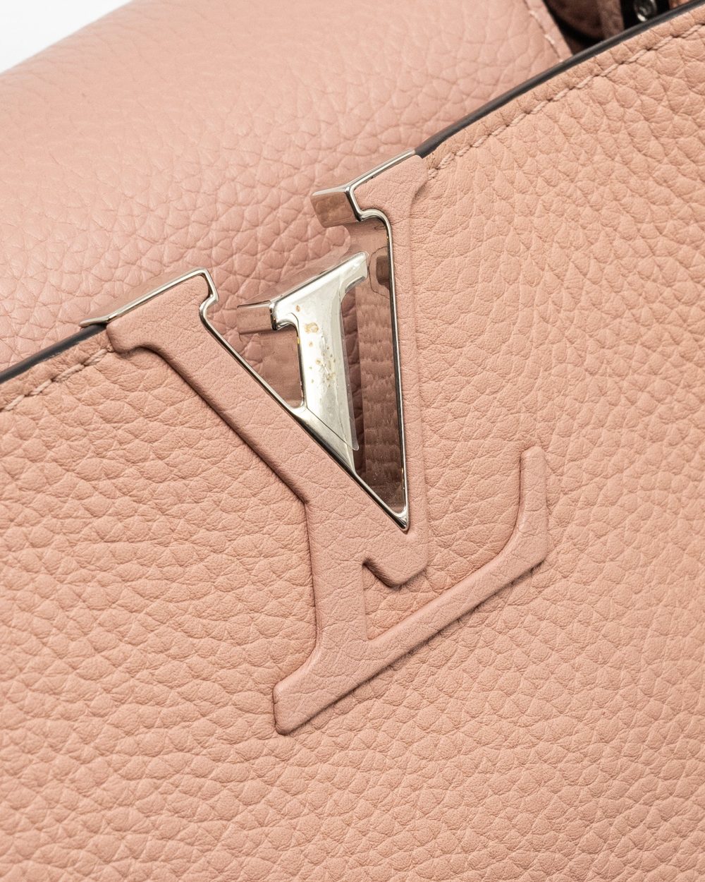 AAA Replica Louis Vuitton LV CAPUCINES MM TAURILLON PINK SHW