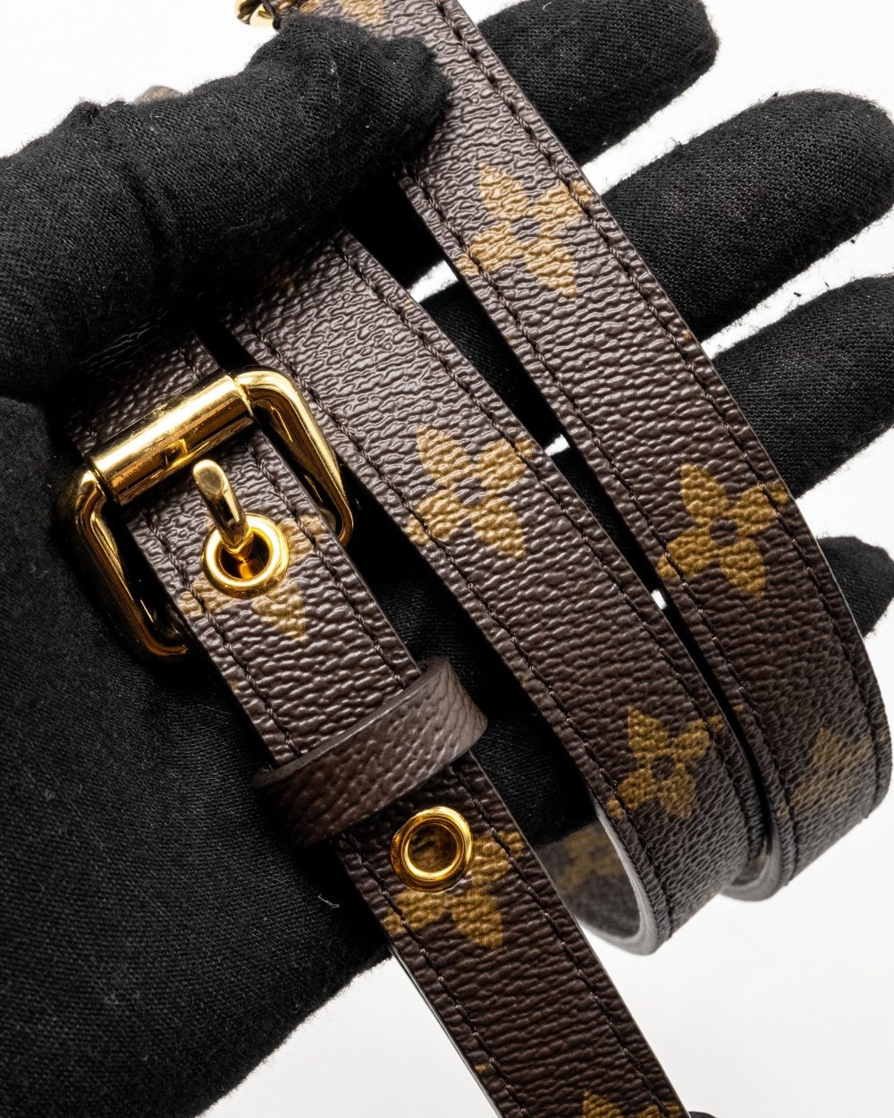 AAA Replica Louis Vuitton LV POCHETTE METIS MONOGRAM CANVAS GHW