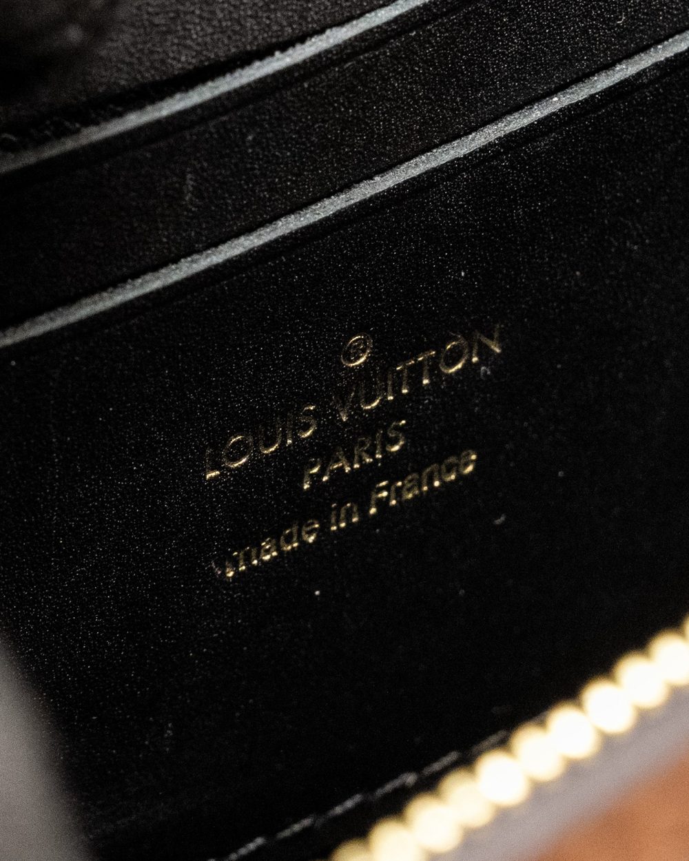 AAA Replica Louis Vuitton LV DAUPHINE CHAIN WALLET MONOGRAM REVERSE CANVAS GHW