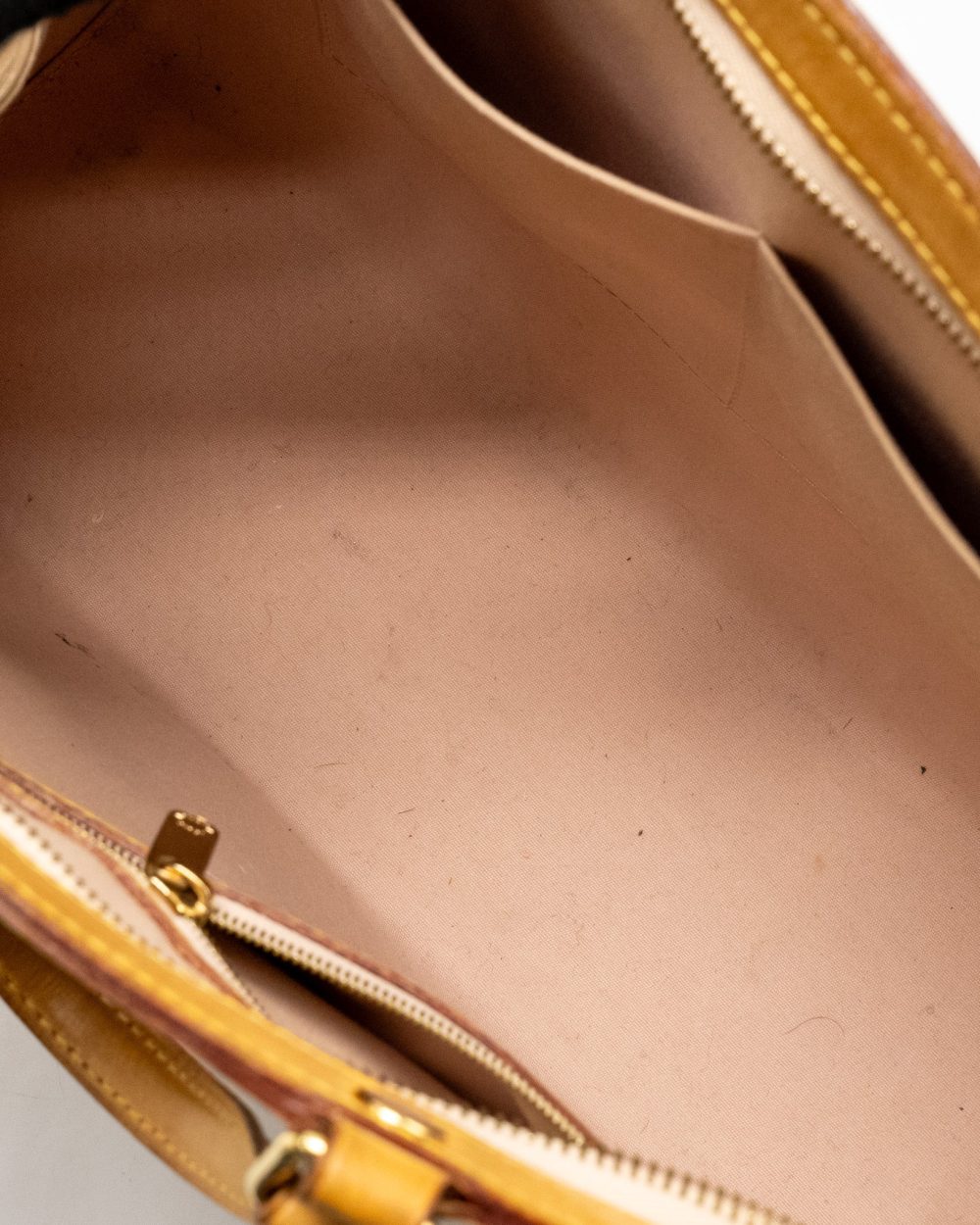 AAA Replica Louis Vuitton LV VERNIS BREA MM PATENT MONOGRAM BEIGE GHW